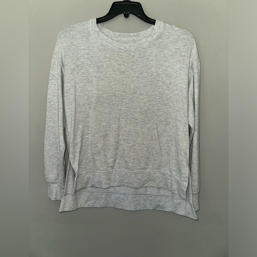 Women’s Gray Long Sleeve Top with Front Pocket